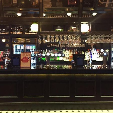 The George Hotel Wetherspoon 브레컨 외부 사진