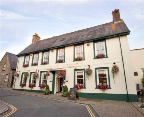 The George Hotel Wetherspoon 브레컨 외부 사진