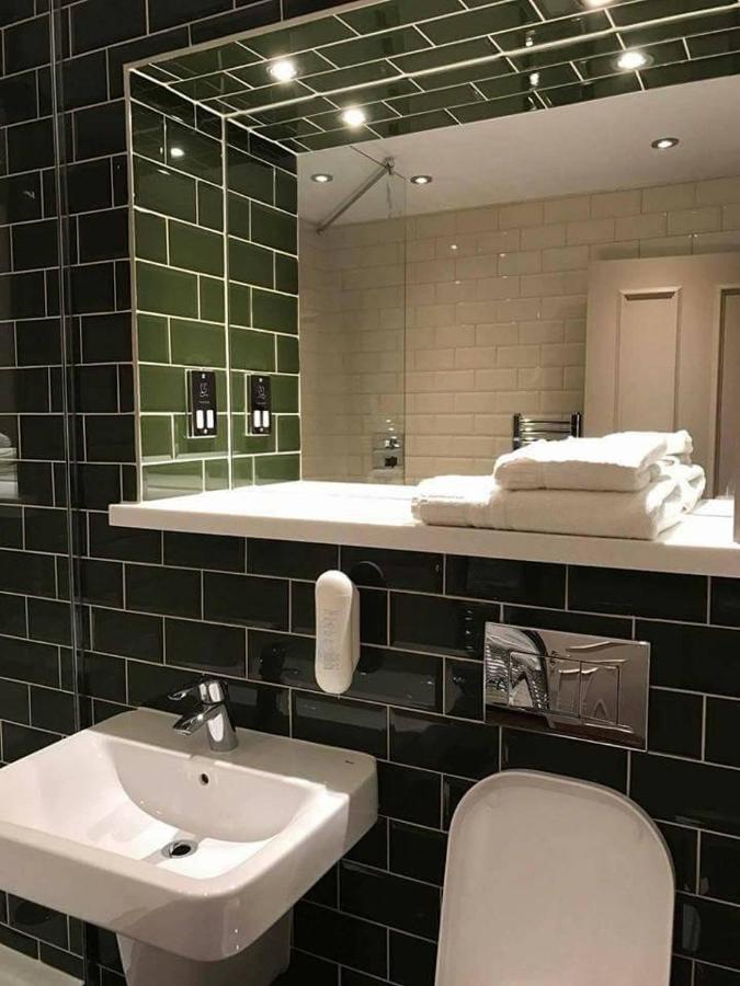 The George Hotel Wetherspoon 브레컨 외부 사진