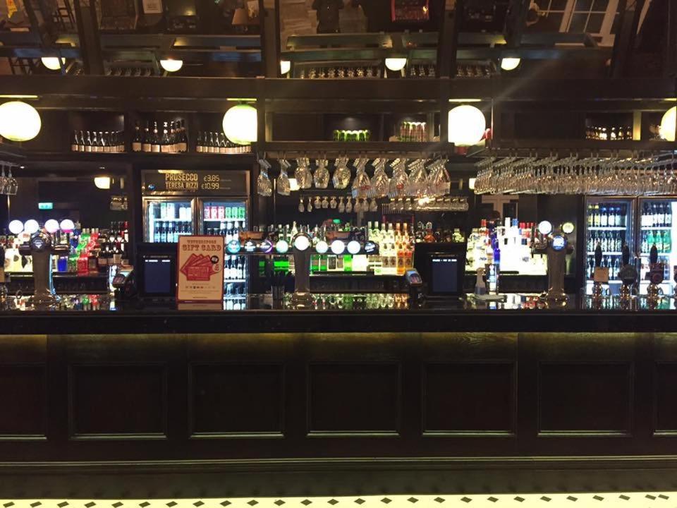 The George Hotel Wetherspoon 브레컨 외부 사진